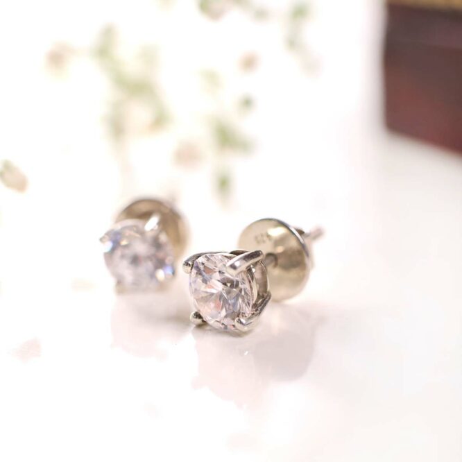 Cubic Zirconia Diamond Earrings In Silver